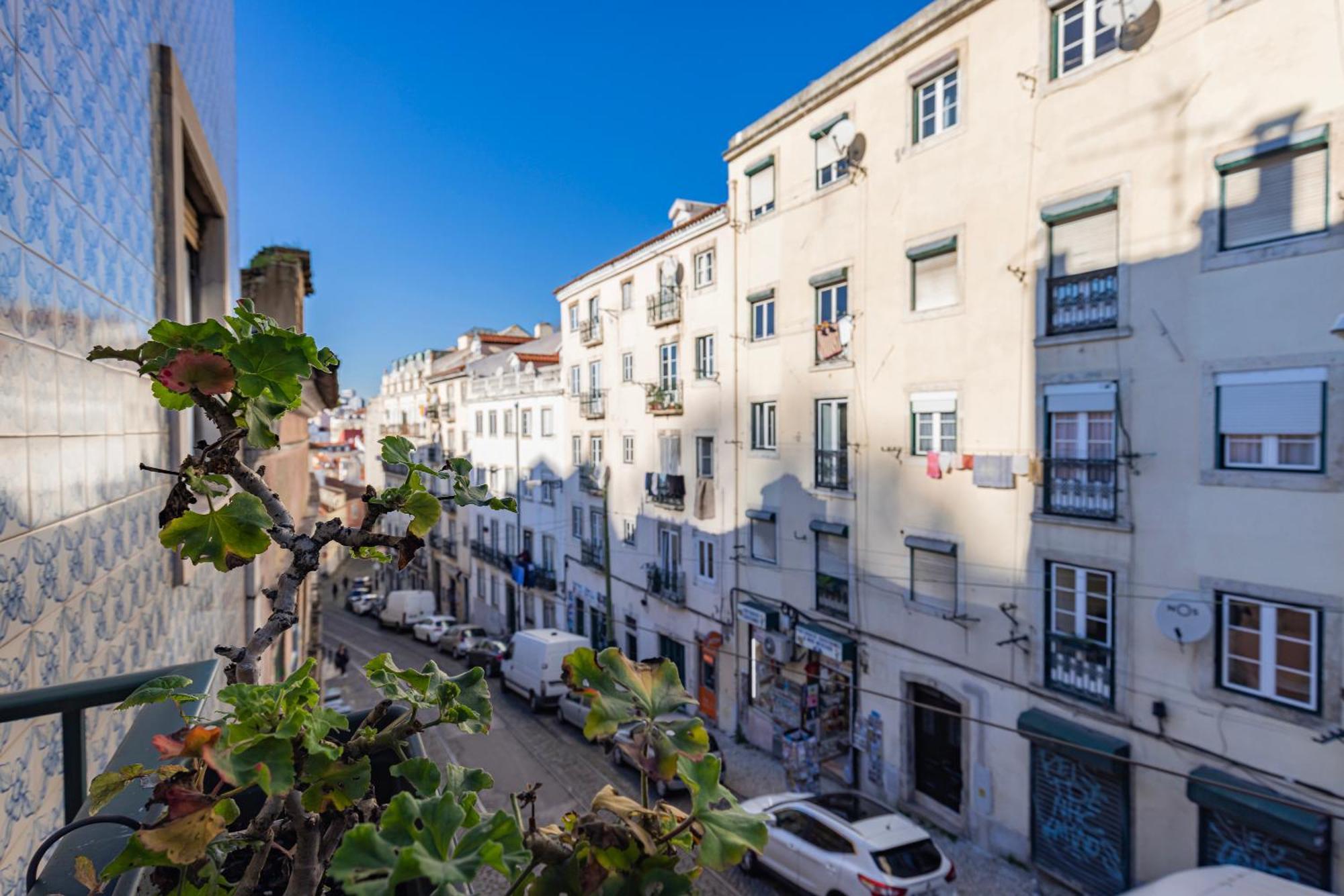 Mouraria Doll's House Apartment Lisbon